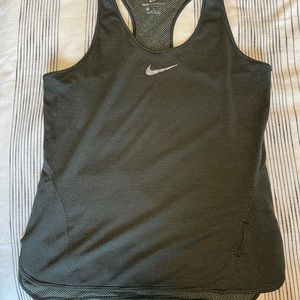 Nike Aeroreact Womens Medium tech running tank